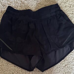 Lululemon Lined Hotty Hot Shorts 2.5”